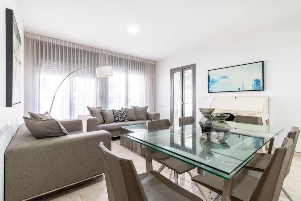 Luxury 3 Bedroom Apt, Harav Kook7 Jerusalem Exteriör bild