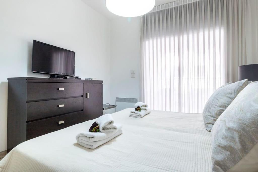 Luxury 3 Bedroom Apt, Harav Kook7 Jerusalem Exteriör bild