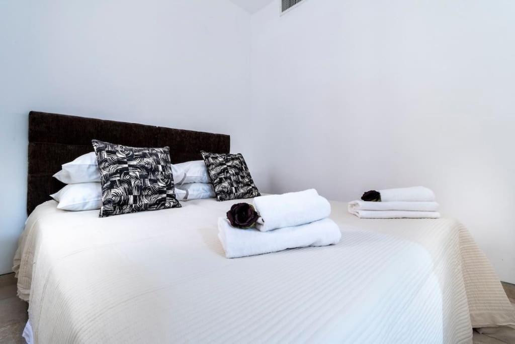 Luxury 3 Bedroom Apt, Harav Kook7 Jerusalem Exteriör bild