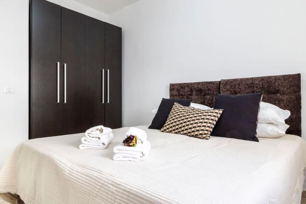 Luxury 3 Bedroom Apt, Harav Kook7 Jerusalem Exteriör bild