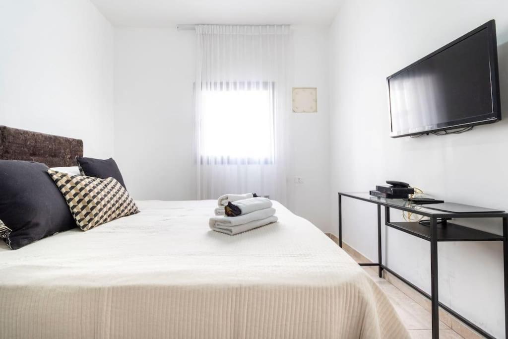 Luxury 3 Bedroom Apt, Harav Kook7 Jerusalem Exteriör bild