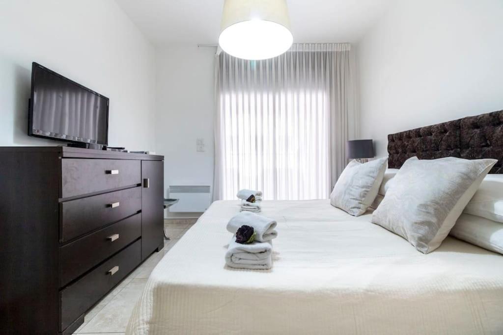 Luxury 3 Bedroom Apt, Harav Kook7 Jerusalem Exteriör bild