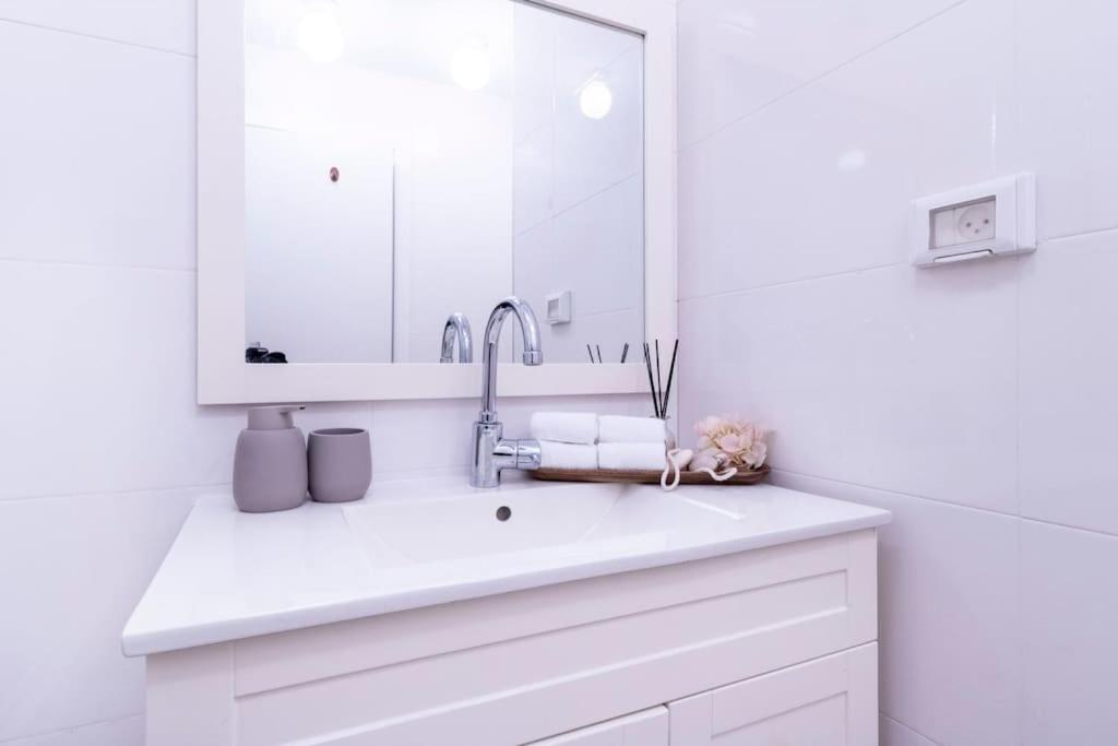 Luxury 3 Bedroom Apt, Harav Kook7 Jerusalem Exteriör bild
