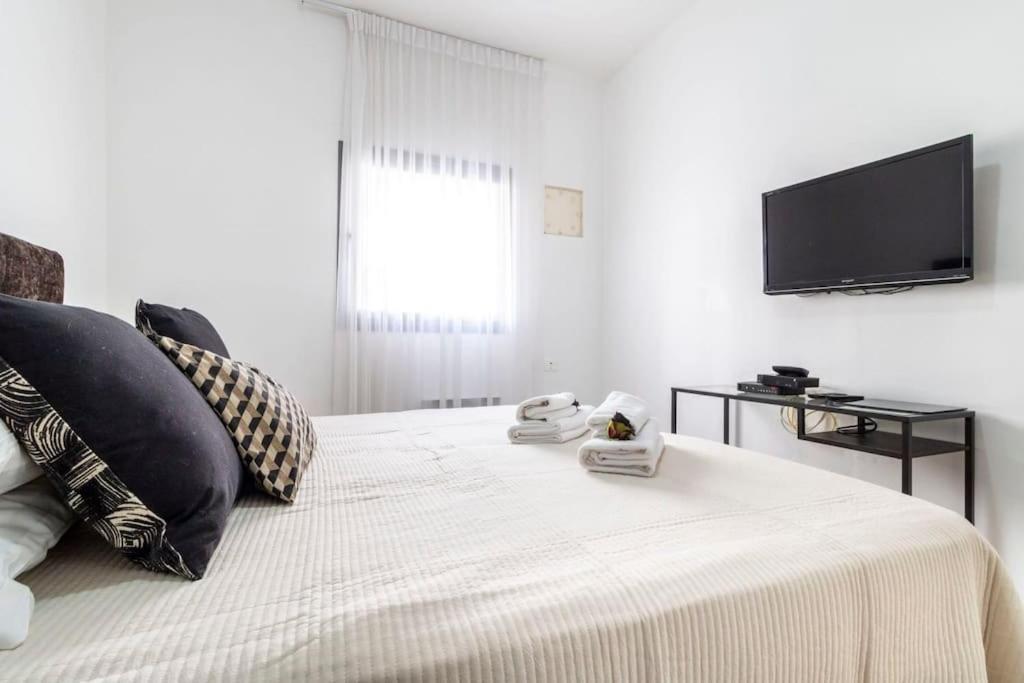 Luxury 3 Bedroom Apt, Harav Kook7 Jerusalem Exteriör bild