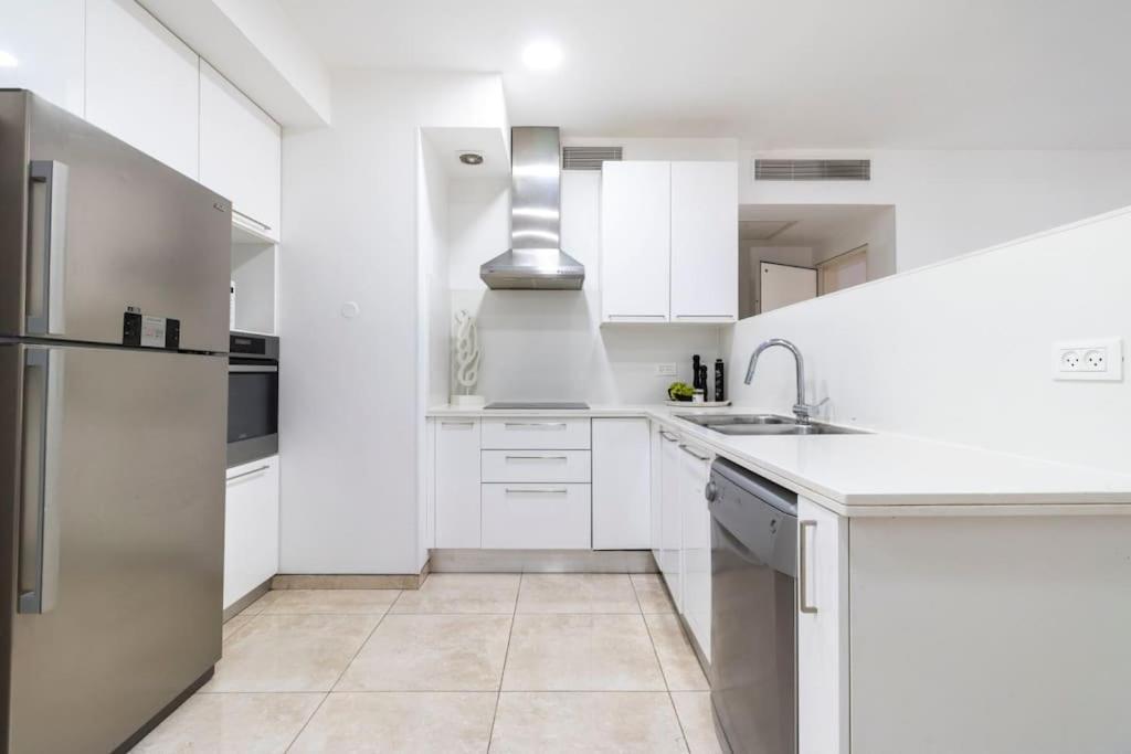 Luxury 3 Bedroom Apt, Harav Kook7 Jerusalem Exteriör bild