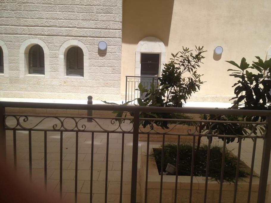 Luxury 3 Bedroom Apt, Harav Kook7 Jerusalem Exteriör bild