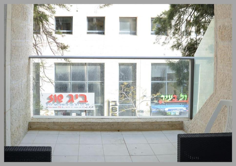 Luxury 3 Bedroom Apt, Harav Kook7 Jerusalem Exteriör bild